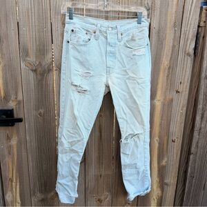 Levi’s 501 Button Fly Jeans Size 26x28 Women’s Distressed Denim Light Wash 26x28